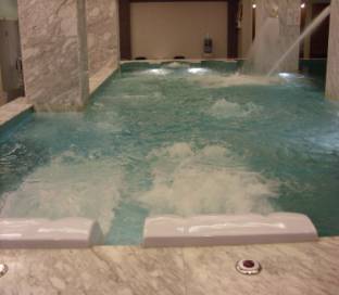 四川綿陽(yáng)游泳池三集一體除濕熱泵√歡迎您