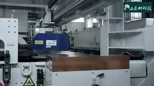 鋼卷進(jìn)去車殼出來,全程零人工,寶馬工廠實拍